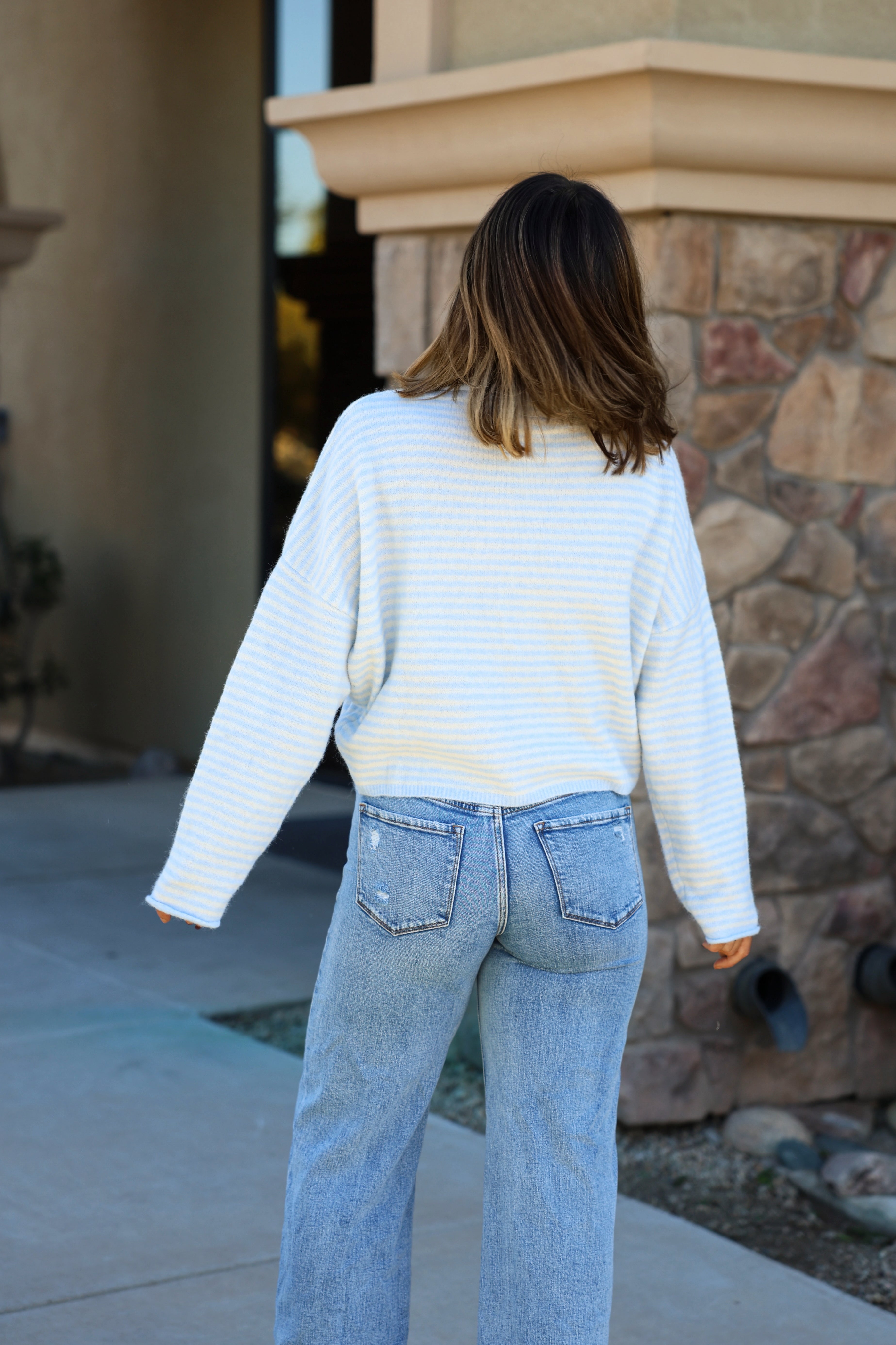 #color_lightblue/white