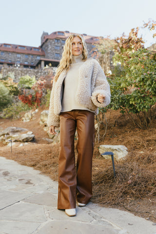 The Brown *faux* Leather Pants That make any outfit - Val en la