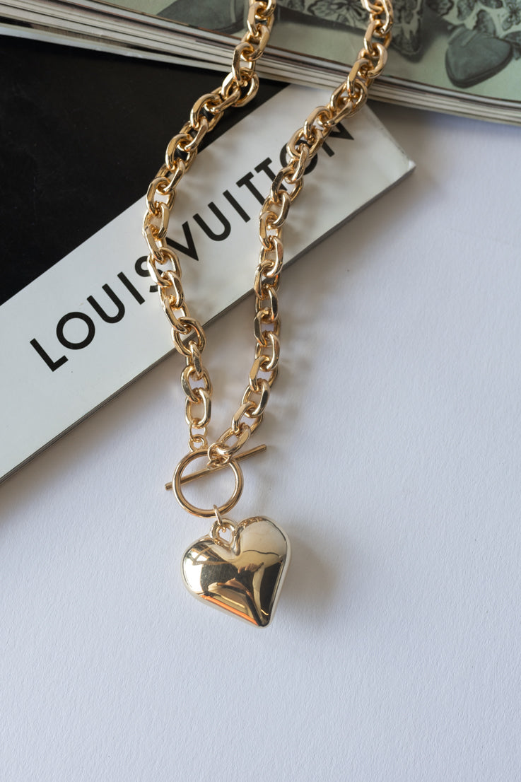 gold chain heart necklace