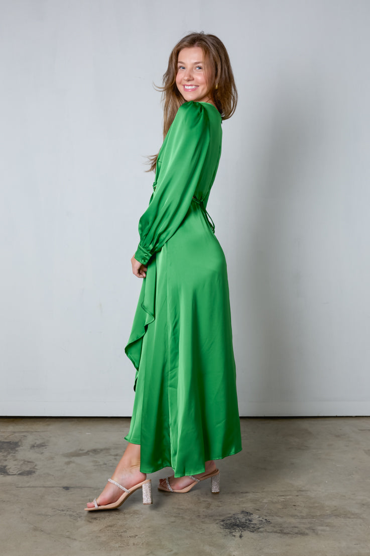 Green Satin Maxi Dress Long Sleeve Hunter Green Solid V-Neck Satin Long Sleeve Maxi Dress Green Satin Maxi Dress Long Sleeve Hunter Green Solid V-Neck Satin Long Sleeve Maxi Dress