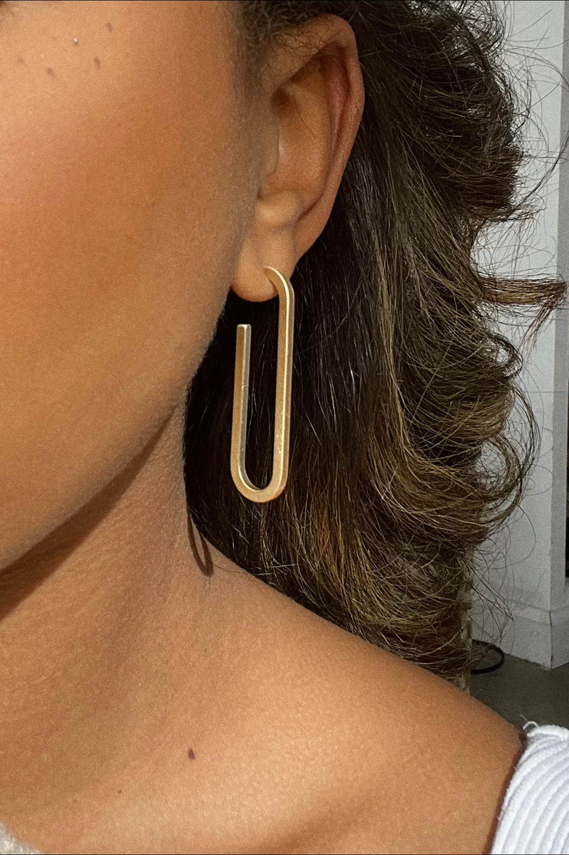 gold oval shape earring